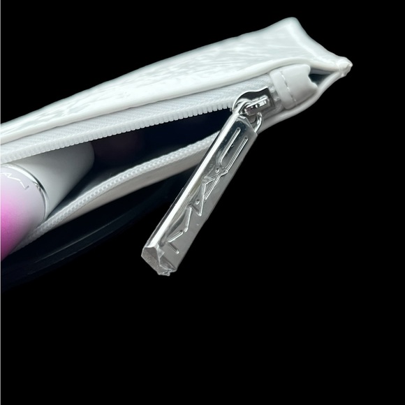 MAC HOLIDAY 2023 LE Cosmetics Bag - Picture 8 of 10